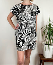 Load image into Gallery viewer, Whit Dress