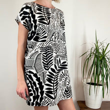 Load image into Gallery viewer, Whit Dress