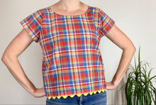 Load image into Gallery viewer, Sally Scallop Top