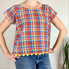 Load image into Gallery viewer, Sally Scallop Top