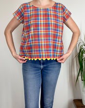 Load image into Gallery viewer, Sally Scallop Top