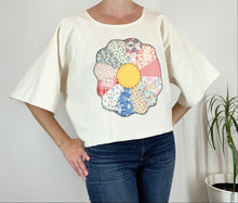 Load image into Gallery viewer, Dresden Flower Top