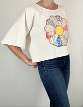 Load image into Gallery viewer, Dresden Flower Top